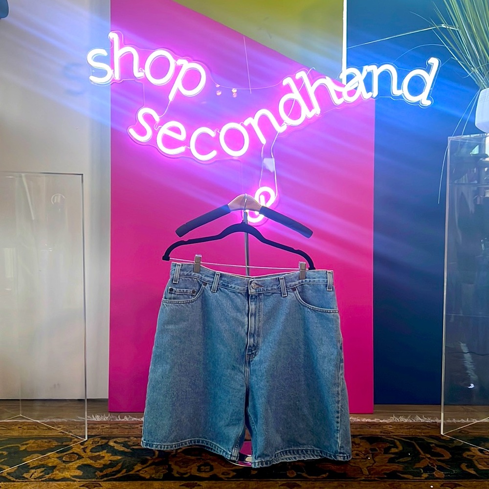 Vintage Levi Boyfriend Bermuda shorts.